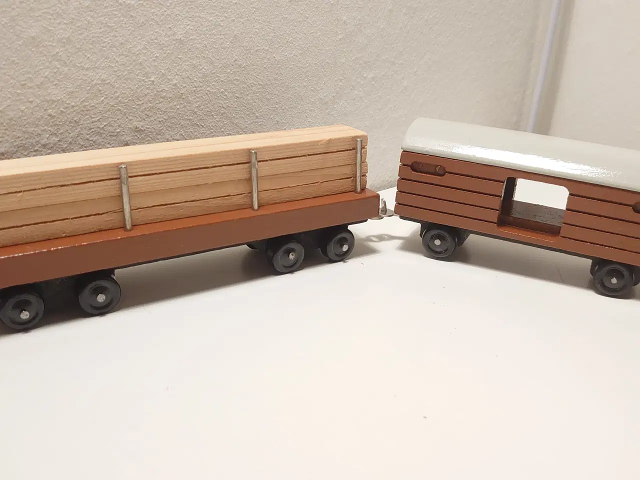 Billede 6 - Verhofa vintage trælokomotiv+5 vogne. 1960 erne