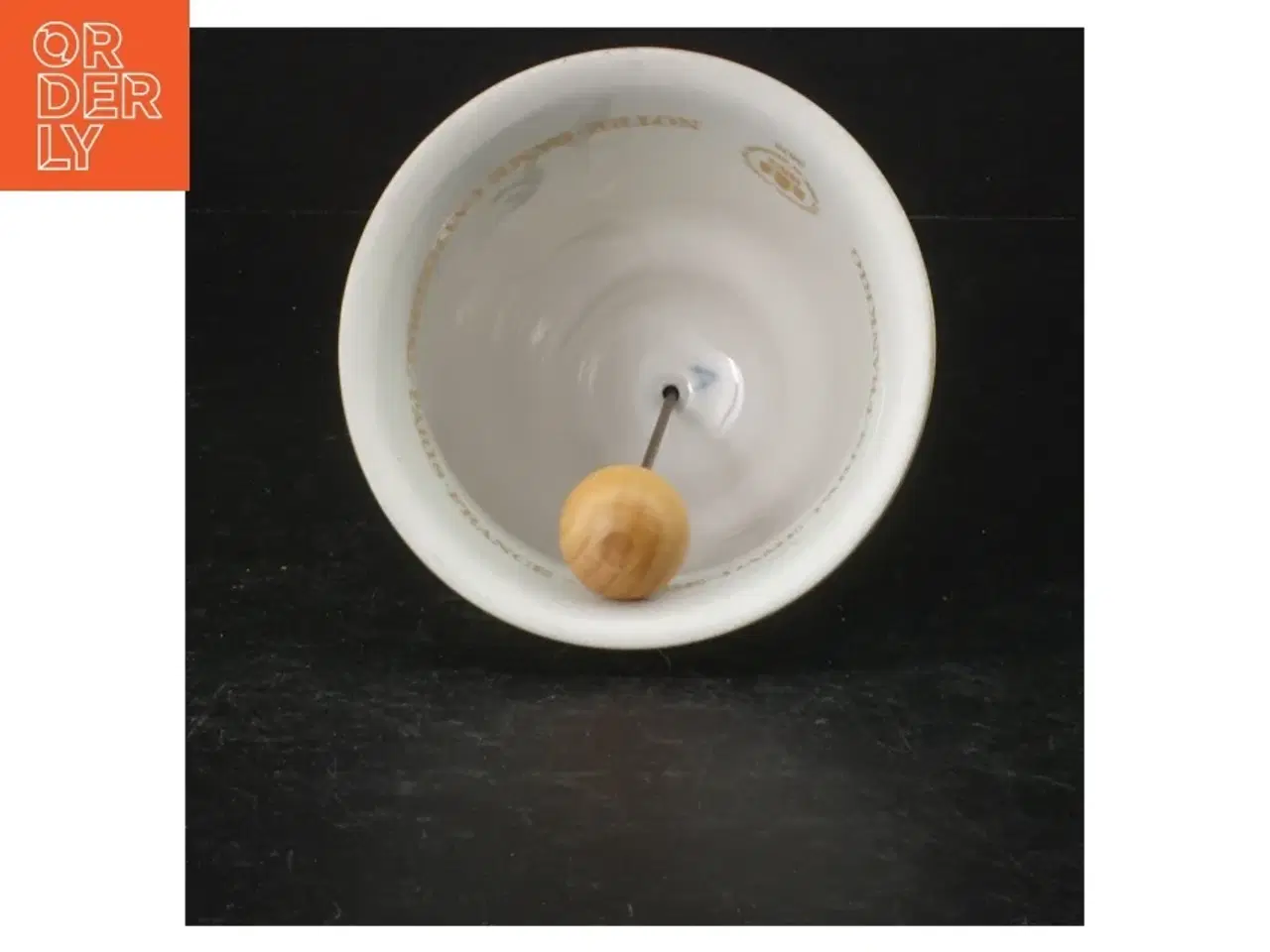 Billede 2 - Klokke med Notre-Dame motiv fra B&G (str. H. 13 cm)
