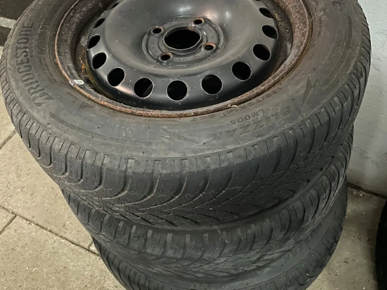 Billede 1 - 4 x Vinterdæk inkl. fælge 165/70 R14 - SUPER pris!