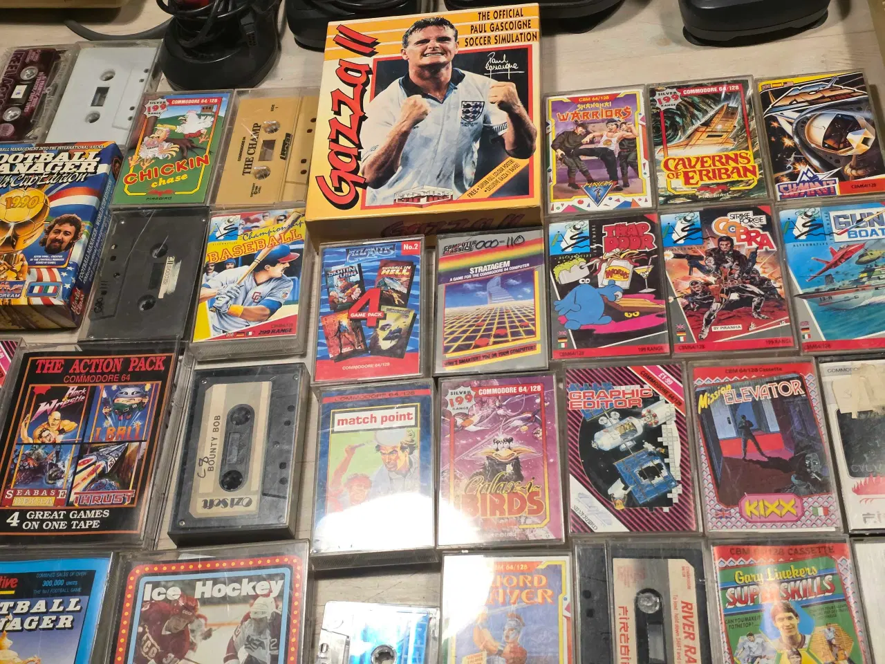 Billede 3 - 2 Commodore 64, Spil og Tilbehør