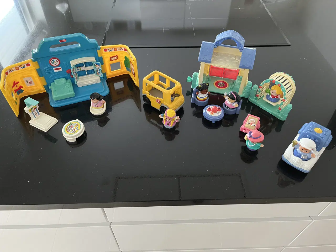 Billede 1 - Fisher Price isbil, lægekonsultation og andet