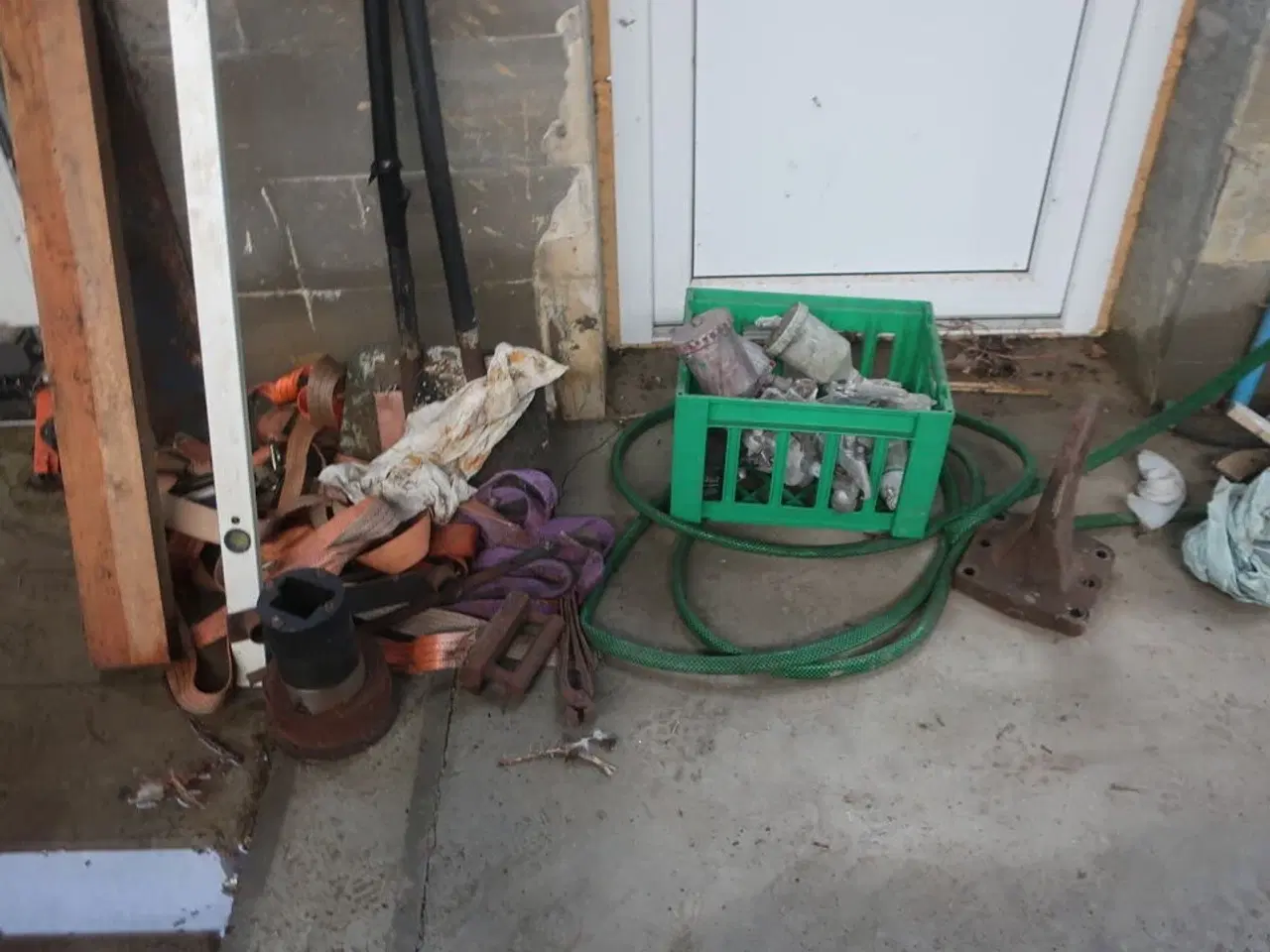 Billede 5 - Div. Dunke, haveredskaber, løftestroppe, arbejdsborde, værktøj m.m.