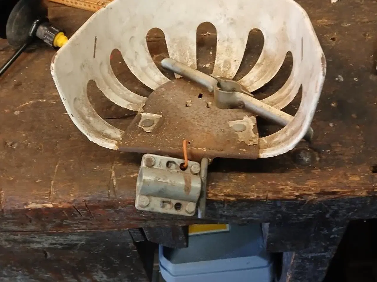 Billede 1 - gammel cykel stol