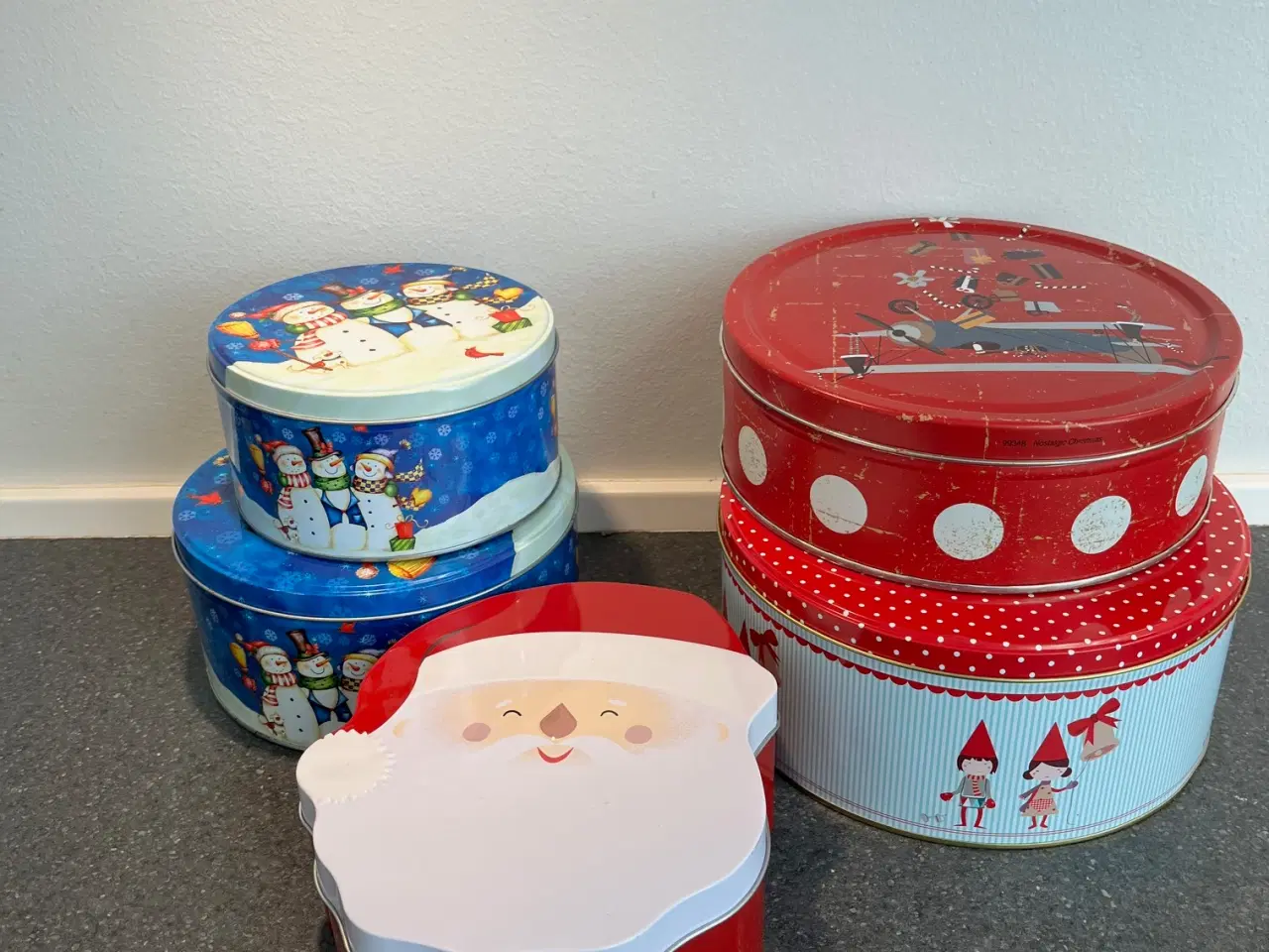 Billede 1 - Charmerende sæt med 5 julekagedåser