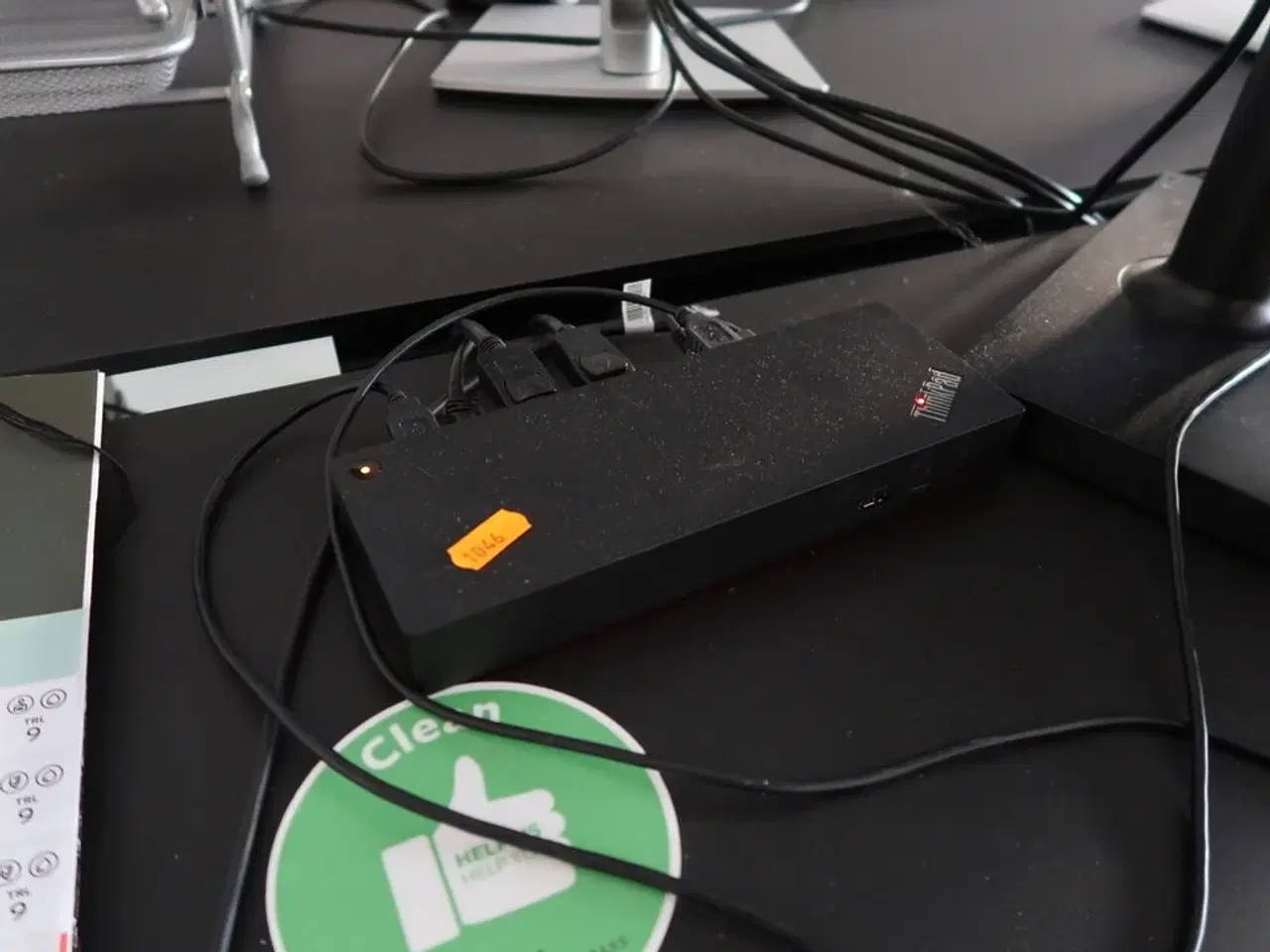 Billede 2 - 2 stk. computerskærme SAMSUNG S24E450D, dockingstation LENOVO ThinkPad Thunderbolt 3 Dock Gen 2, tastatur og mus