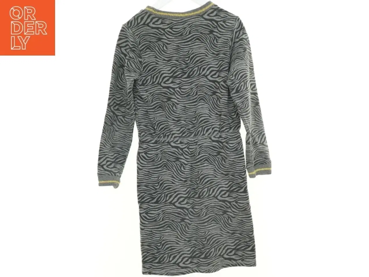 Billede 2 - Kjole fra Friends (str. 122 cm)