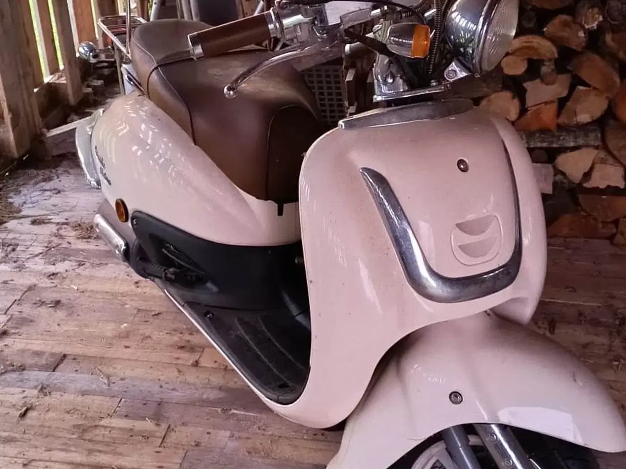 Billede 1 - 30-knallert, årgang 2004, med meget lav kilometer