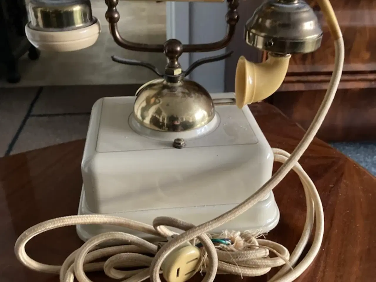 Billede 3 - Flot gammel fastnet bordtelefon i Beige