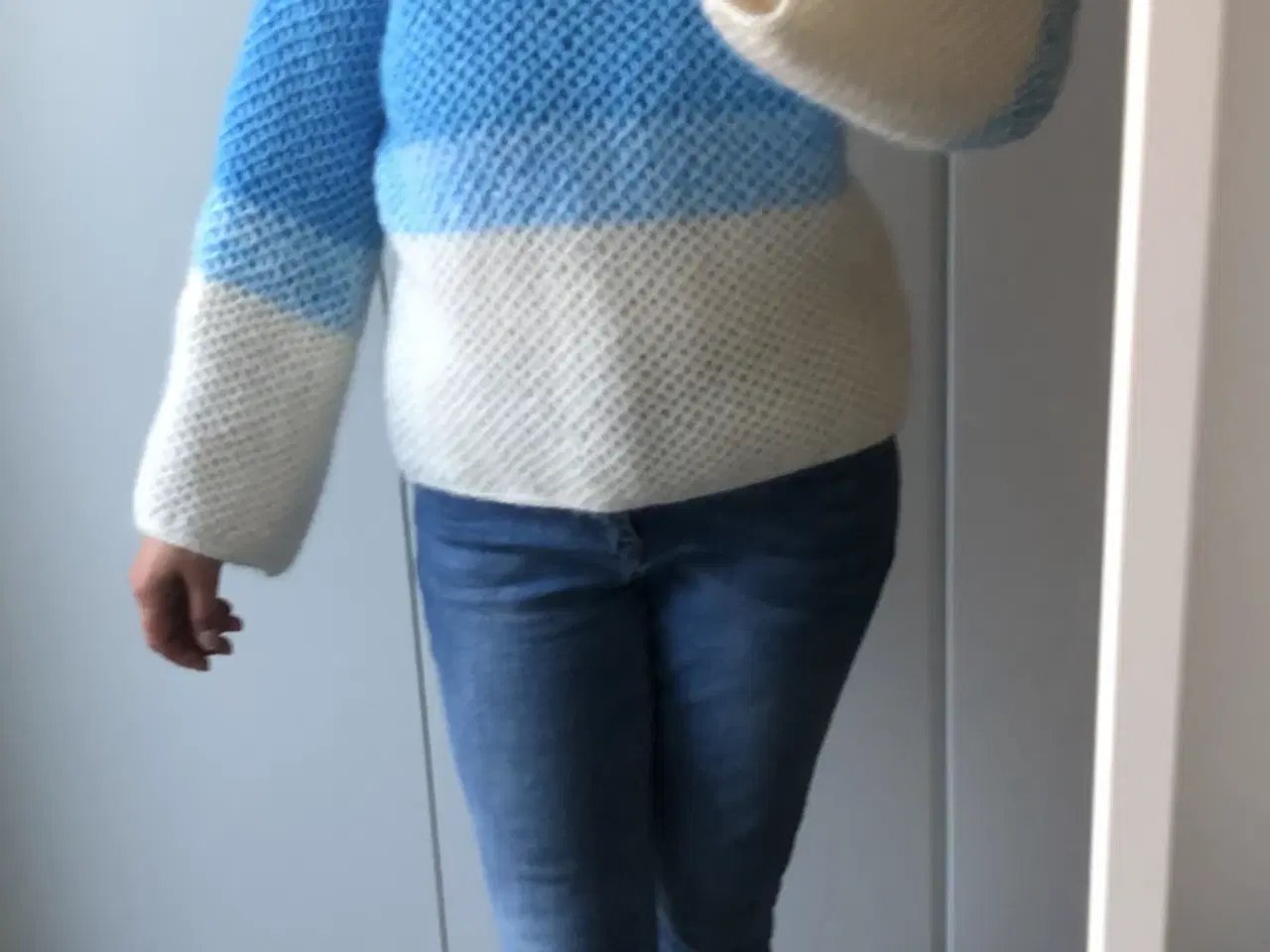 Billede 2 - Strikket sweater. Ny. Uld/ kid silk. Str M/ L