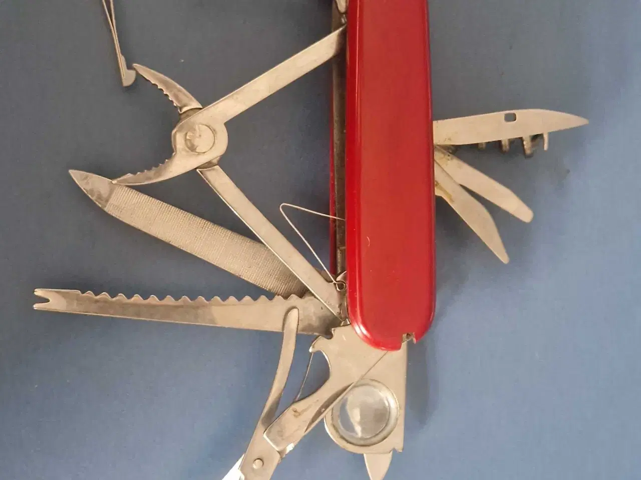 Billede 1 - Lommekniv med utrolig mange funktioner