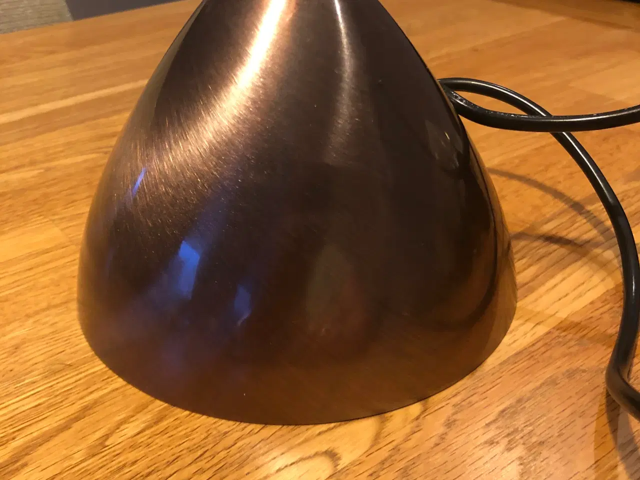 Billede 2 - Flot kobber farvet lampe