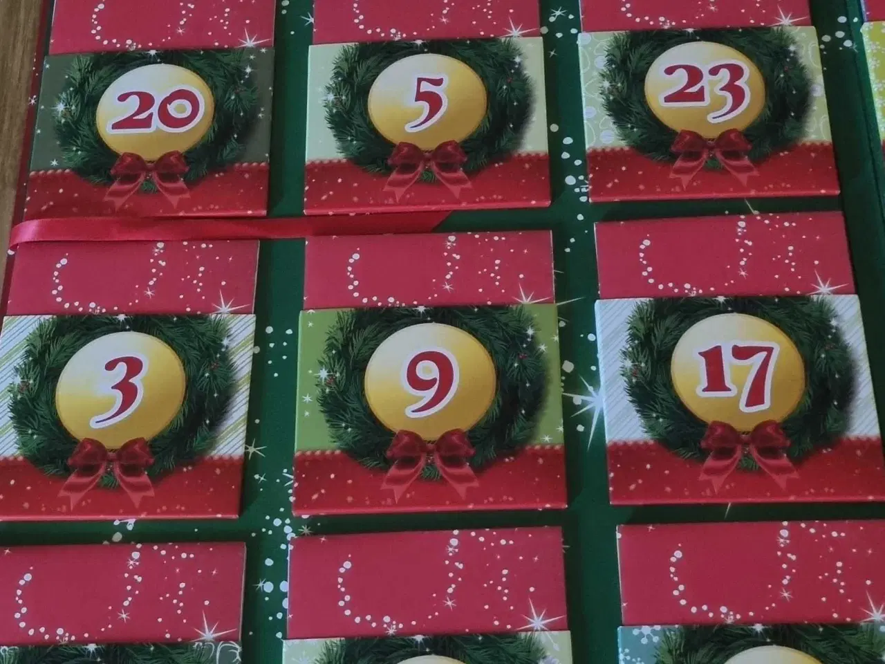 Billede 2 - Disney julekalender med 24 bøger