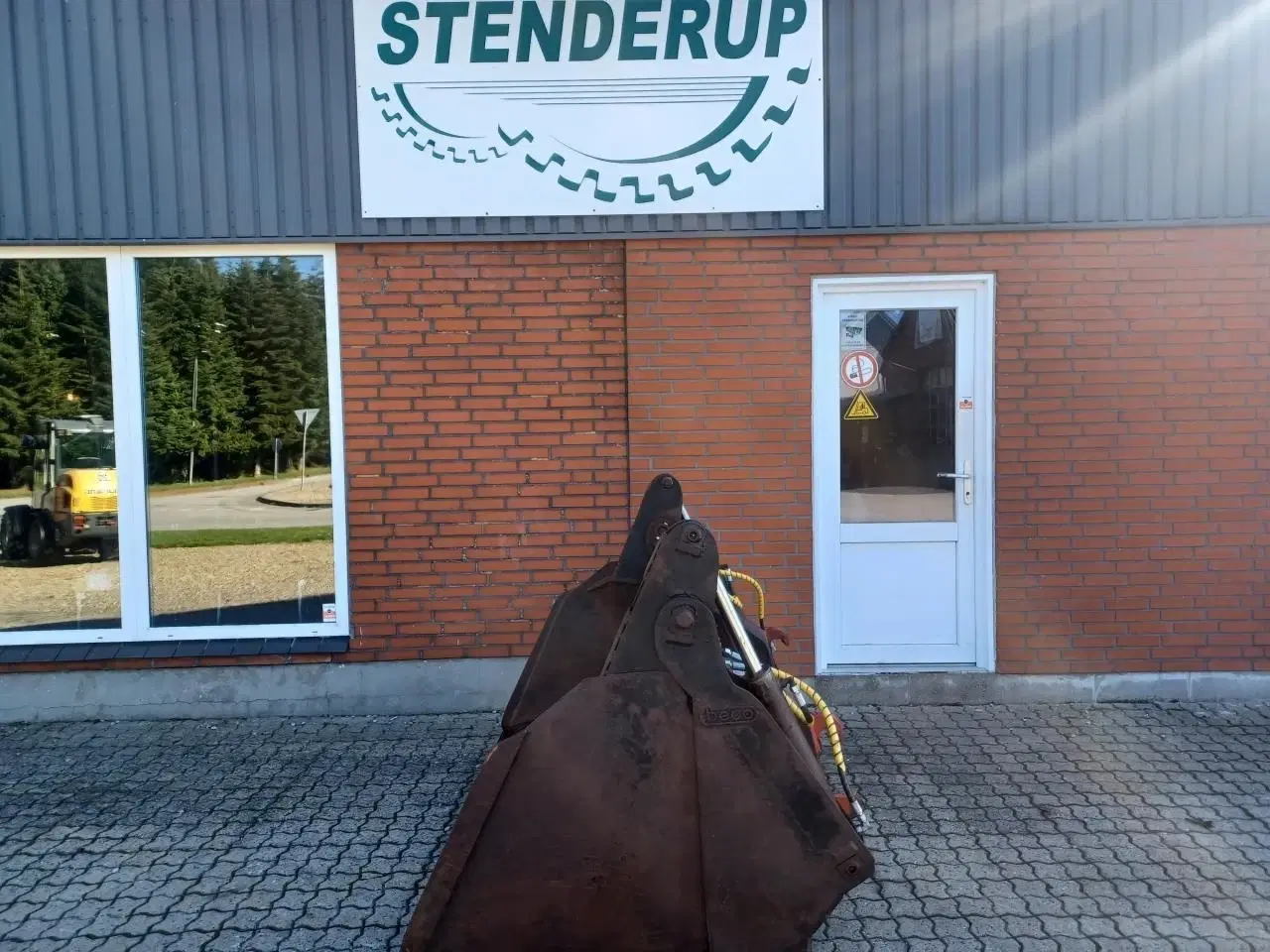 Billede 1 - - - - 4 I EEN SKOVL