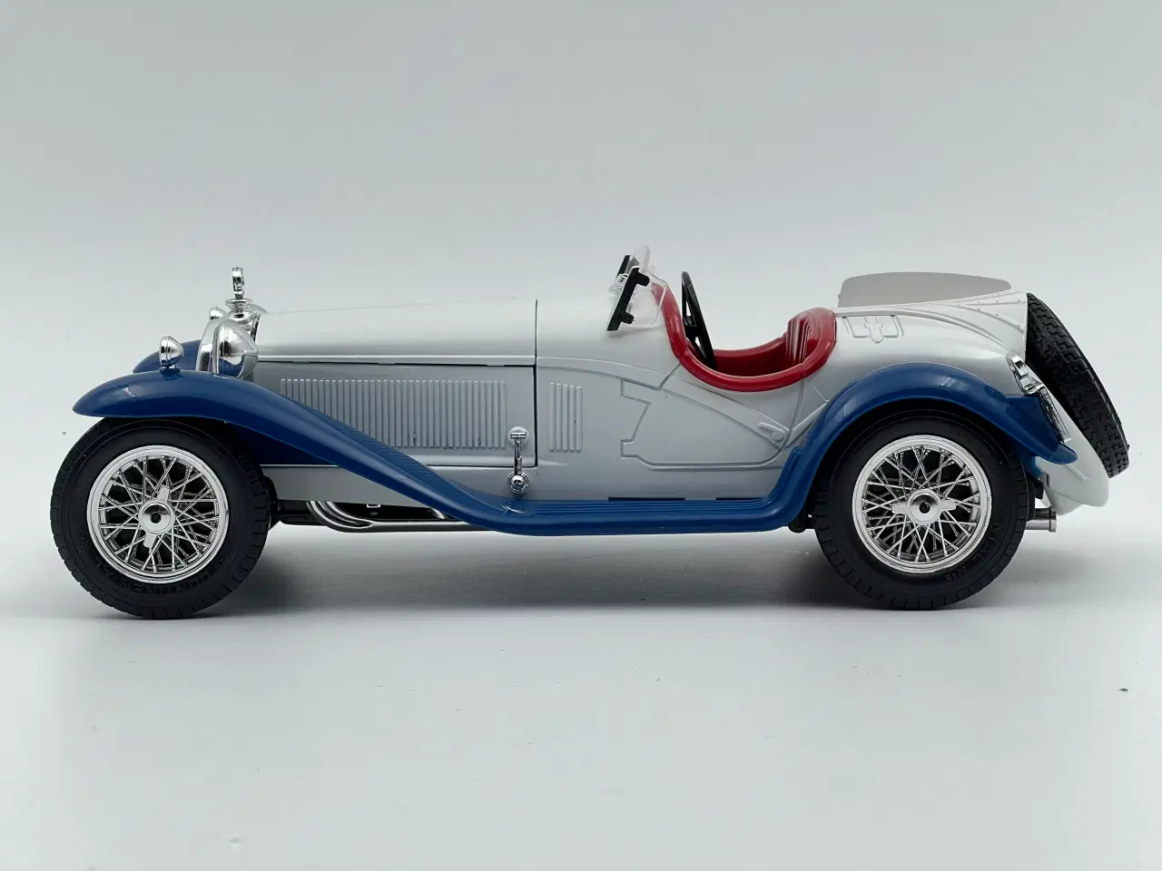 Billede 3 - 1932 Alfa Romeo 3200 Spider - 1:18