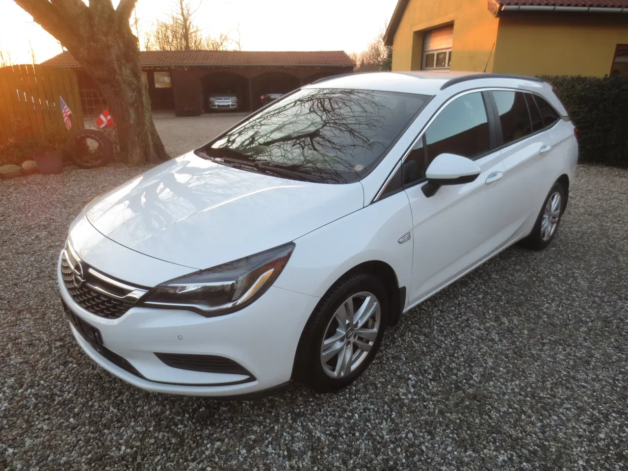Billede 1 - Flot Opel Astra 1.6 CD St-car År 2018.