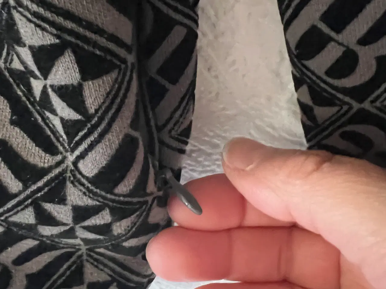 Billede 12 - Rydel House Royalty Sweatshirt m/Lynlås. (Str. L)