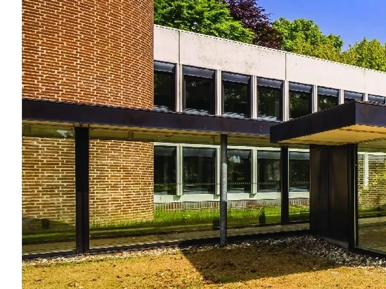Billede 25 - Unik arkitektur placeret i skøn natur