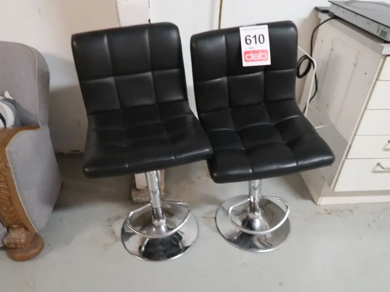 Billede 2 - 2 stk. Barstole + sofa