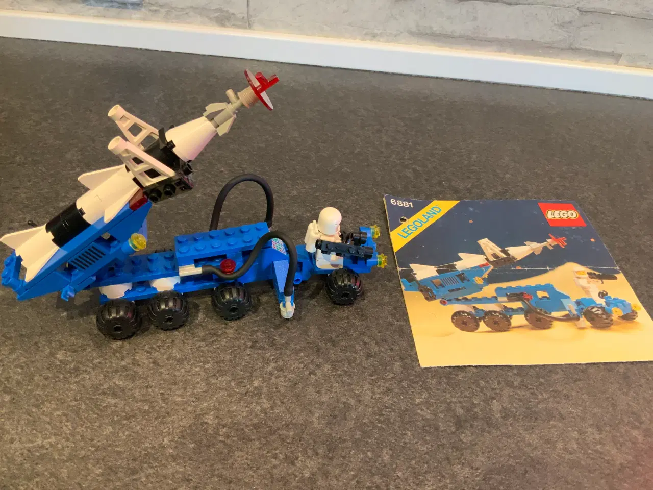 Billede 1 - Lego space 6881