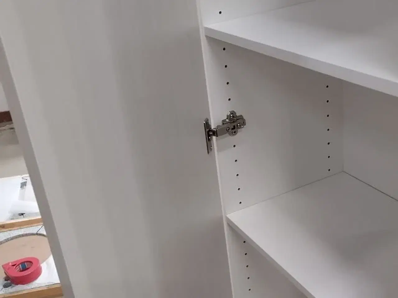 Billede 2 - 4 stk. usamlet højskabe H: 195,2 x B: 50 x D: 34,0 med låge og 16 hylder