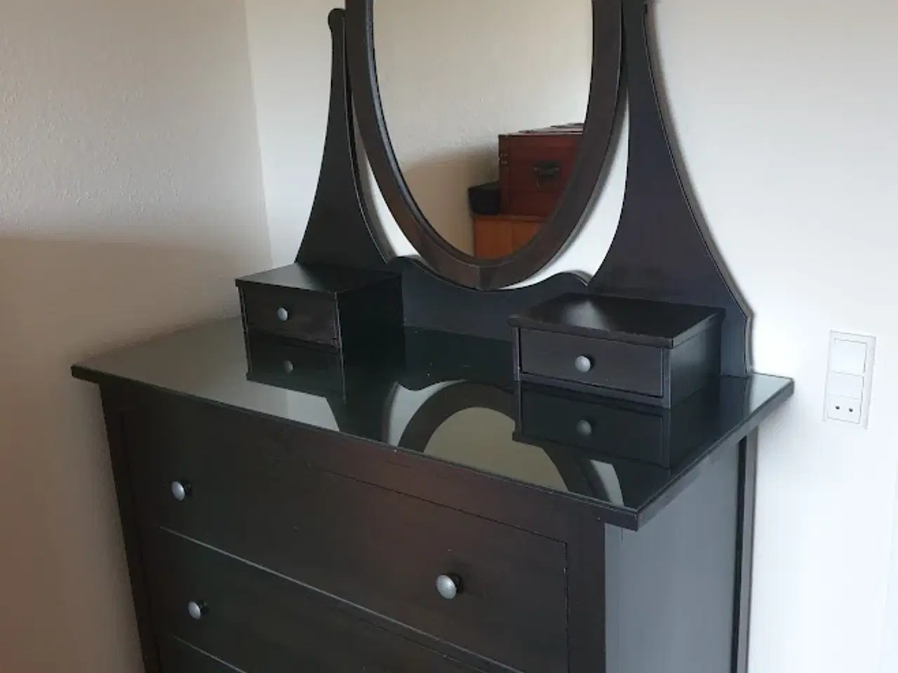 Billede 2 - Kommeode til entre -sminkebord