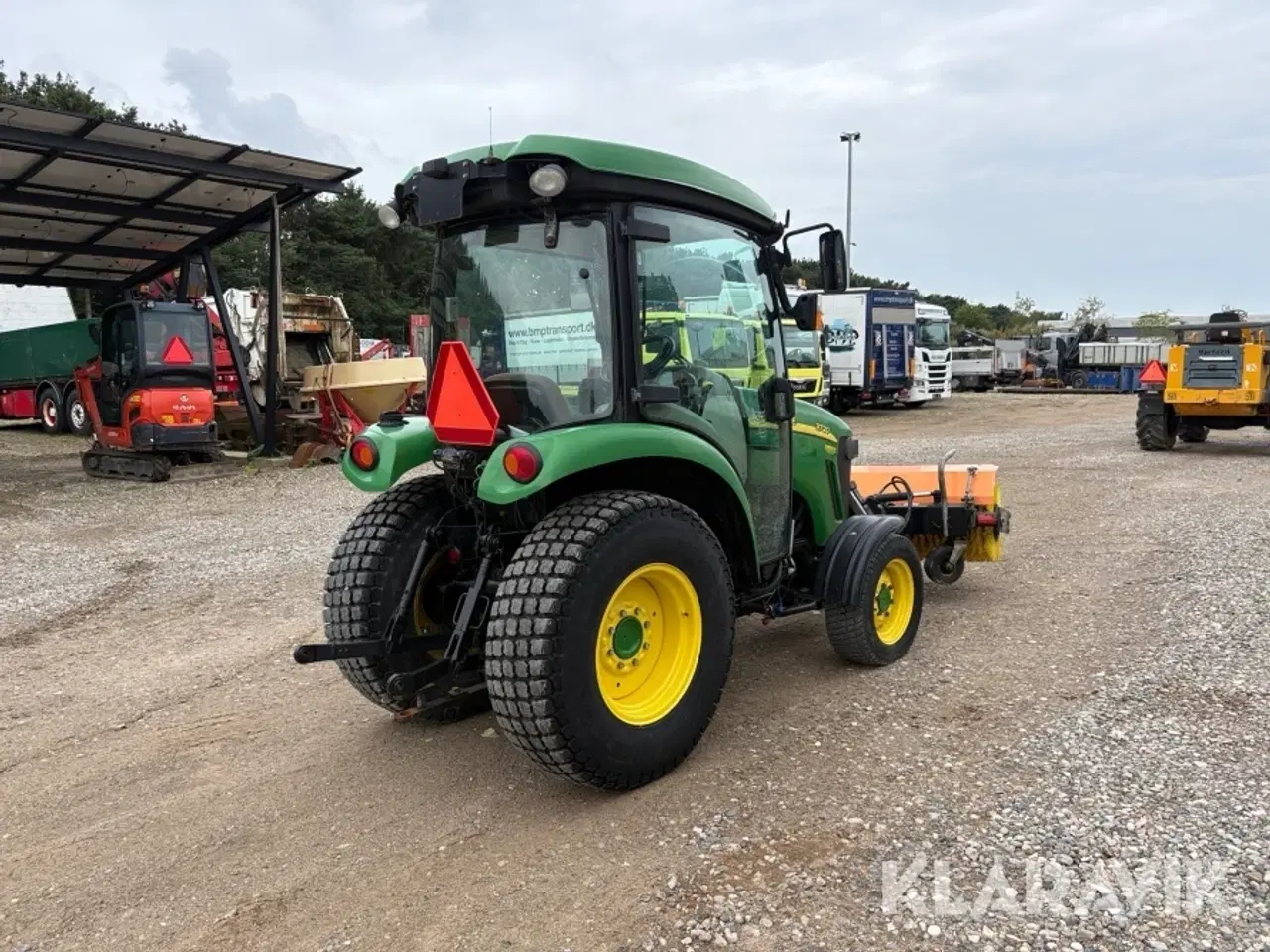 Billede 3 - Traktor John Deere 3720 med kost