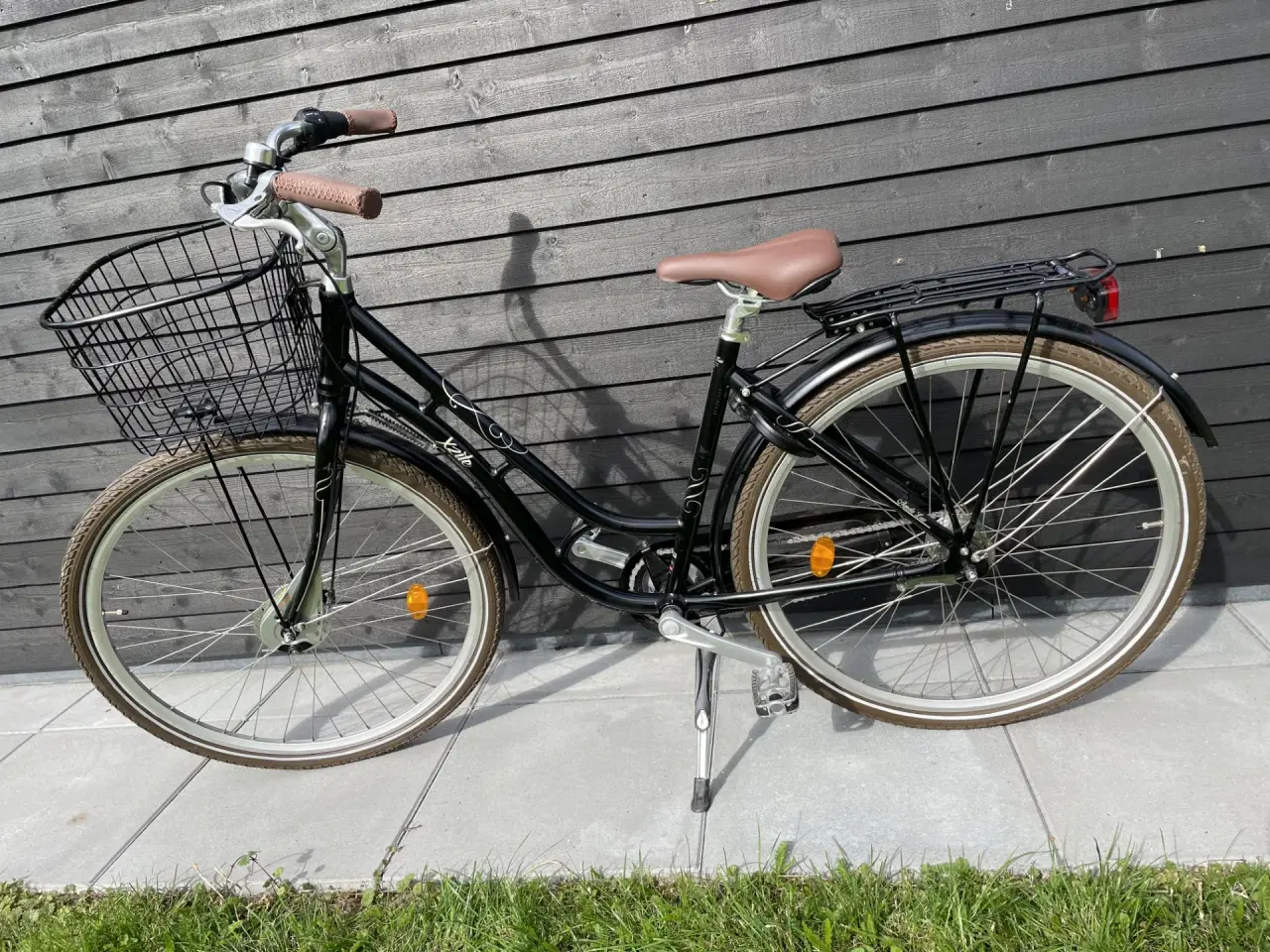 Billede 2 - Elegant sort damecykel – som ny