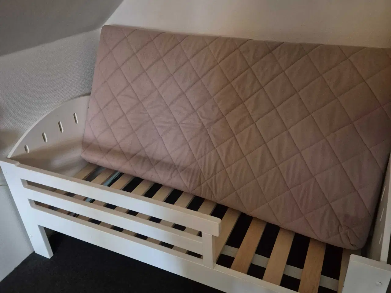 Billede 2 - Junior seng 