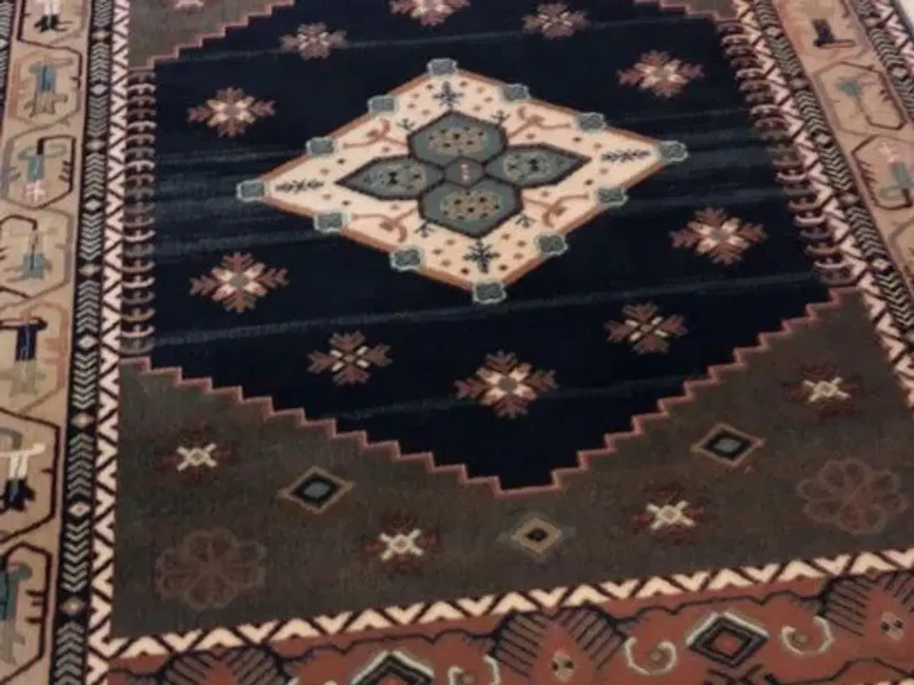 Billede 1 - Smukt tæppe