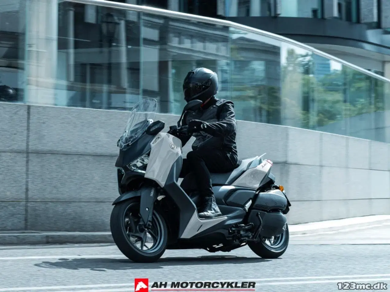 Billede 8 - Yamaha X-Max 300 Tech Max + Crystal Graphite