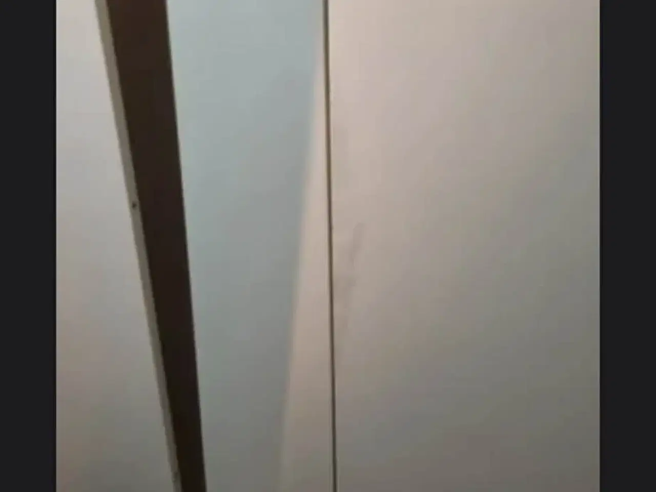 Billede 4 - RESERVERET /  Hvidt spisebord rundt / ovalt