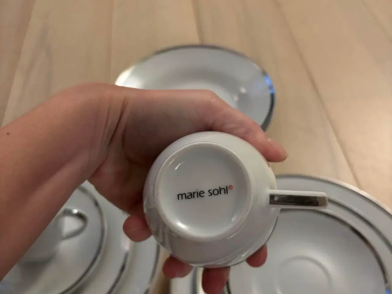 Billede 3 - Marie Sohn stel hvid med sølv kant