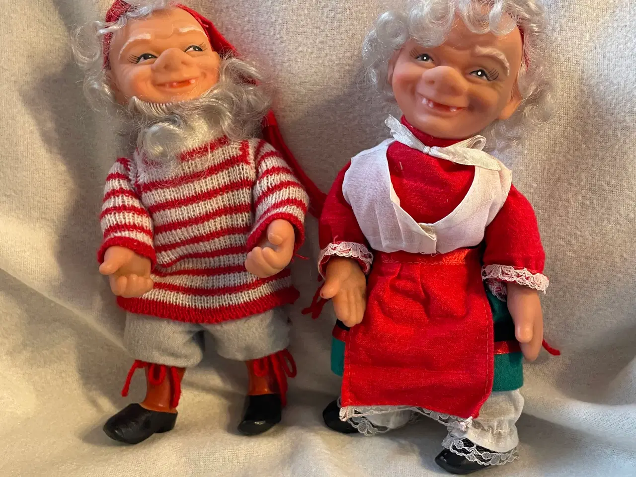 Billede 3 - Festlig nissefamilie sælges