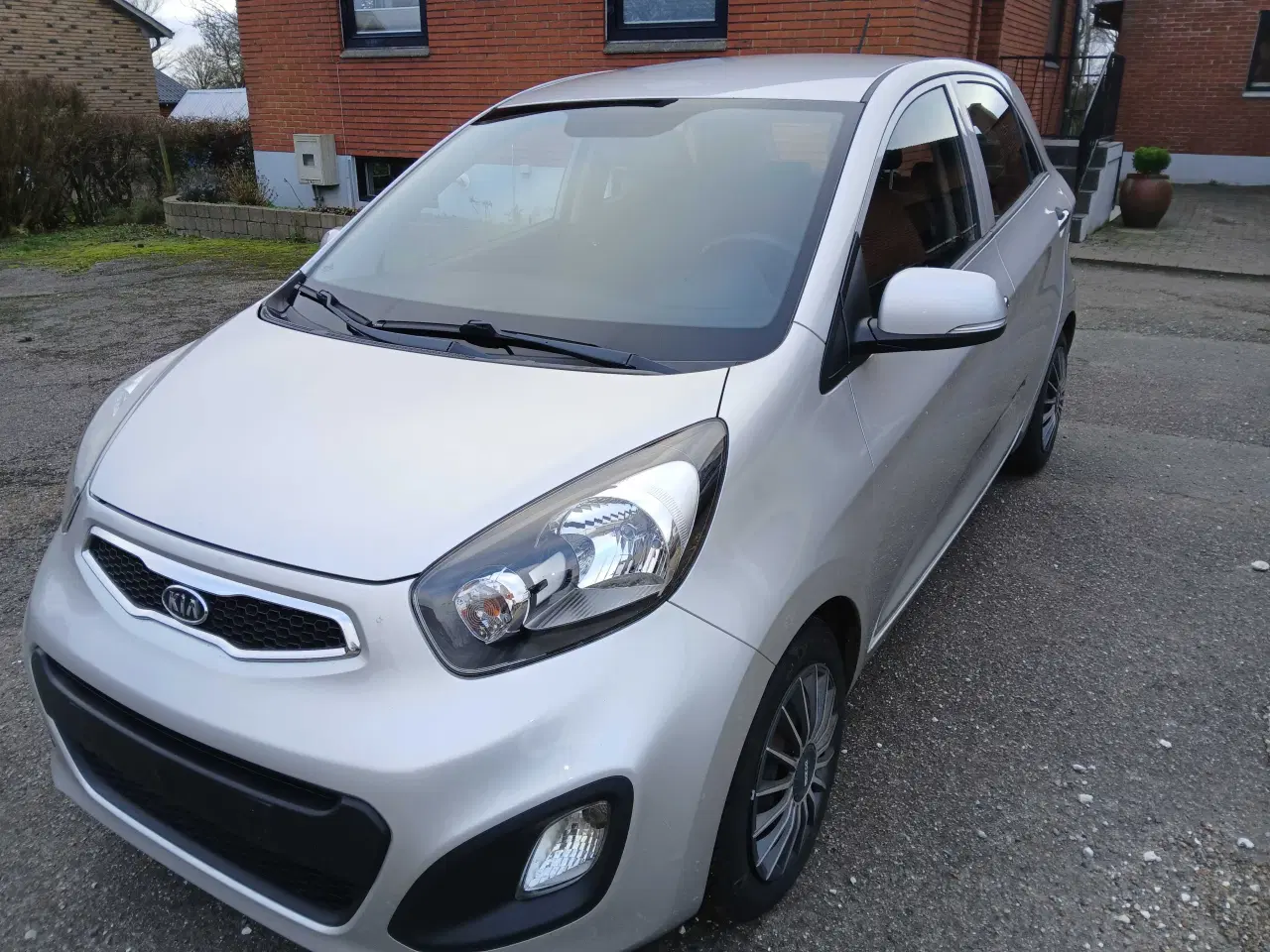 Billede 1 - Velholdt kia picanto 1,0
