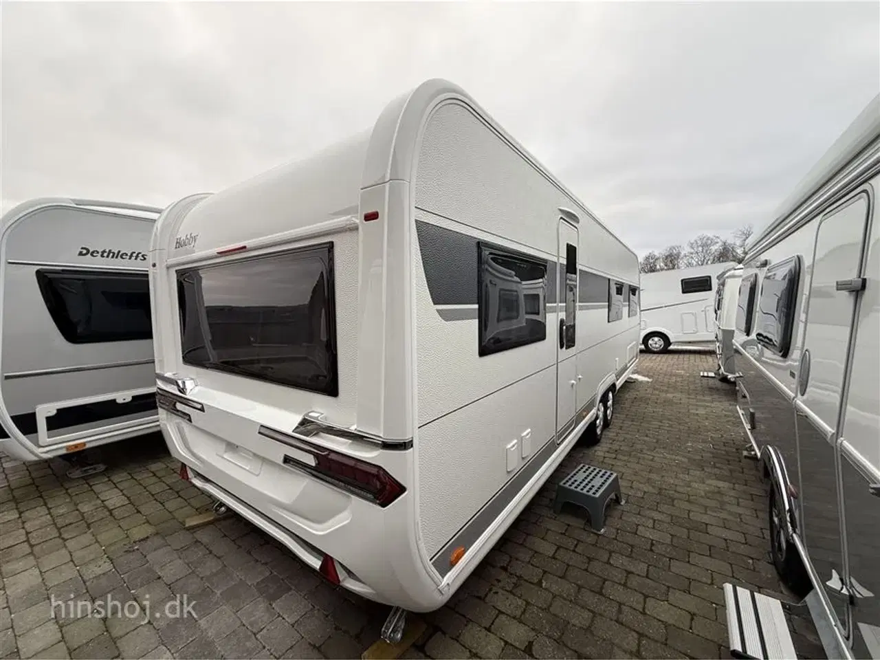 Billede 24 - 2026 - Hobby Prestige 720 UKFe   Hobby 720 UKFe med køjer og fransk dobbeltseng fra Hinshøj Caravan