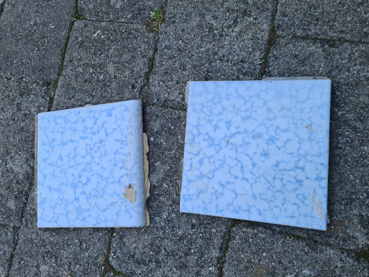 Billede 1 - Knabstrup fliser med blå mønster