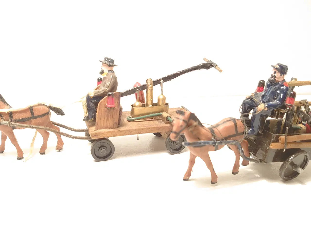 Billede 3 - 4stk gamle miniature hestevogne. Brandslukning mm.