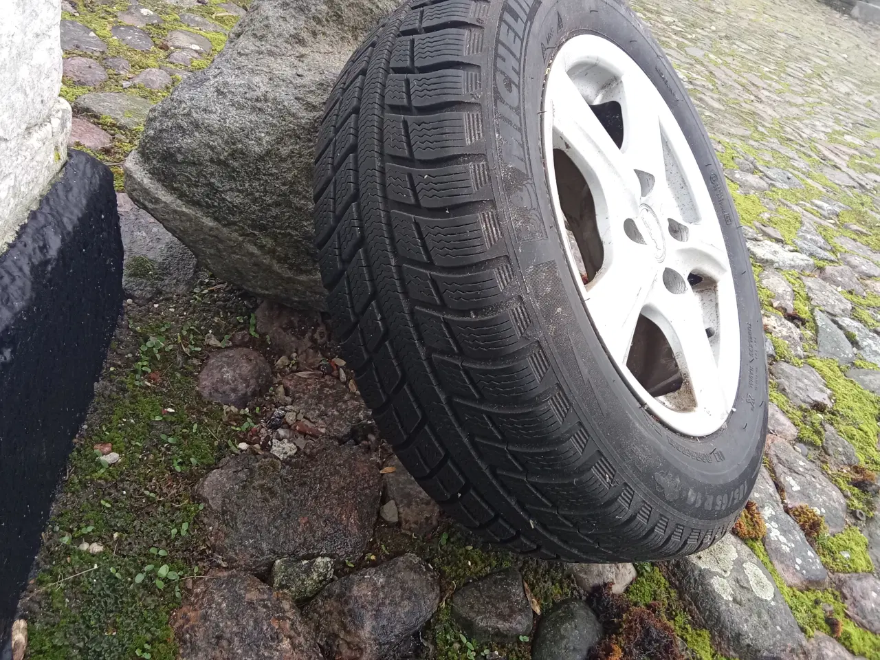 Billede 2 - Vinterdæk på fælge Michelin 185 65 R14