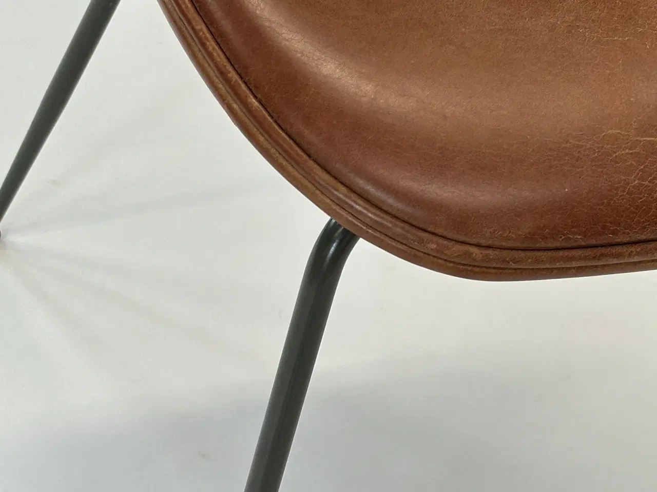 Billede 7 - GUBI | Beetle Chair (Brun)