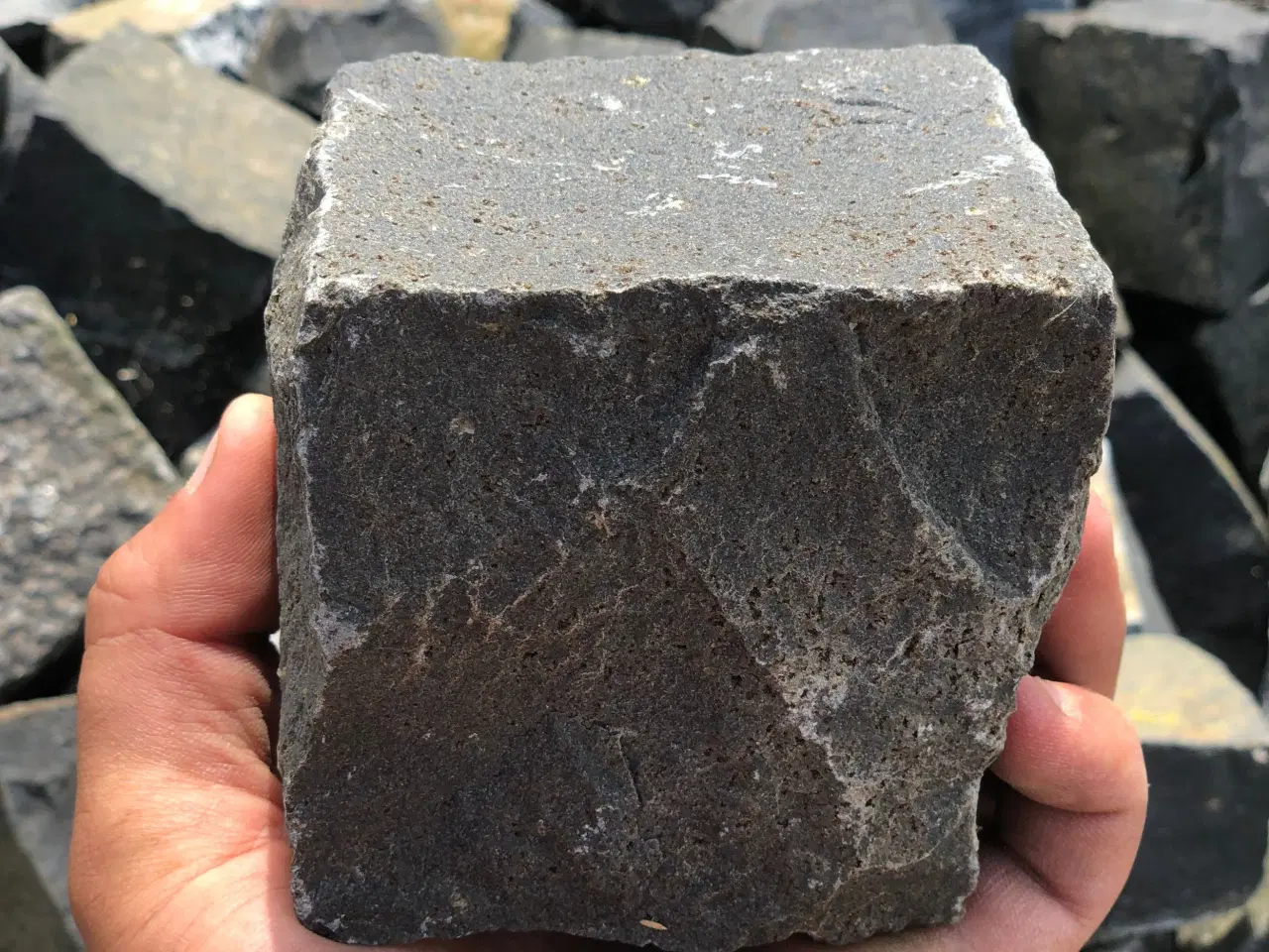 Billede 2 - Granit basalt chaussesten