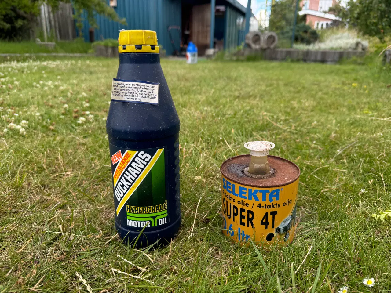 Billede 5 - Benzin Plæneklipper Sort 4-Takt og 3 dunke olie