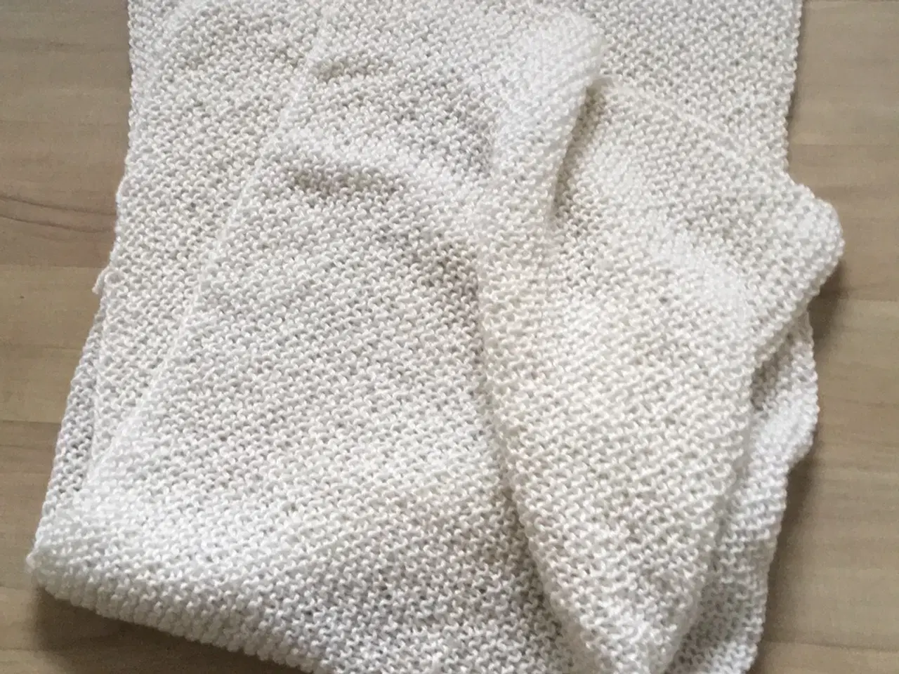 Billede 3 - Hånd strikket baby tæppe
