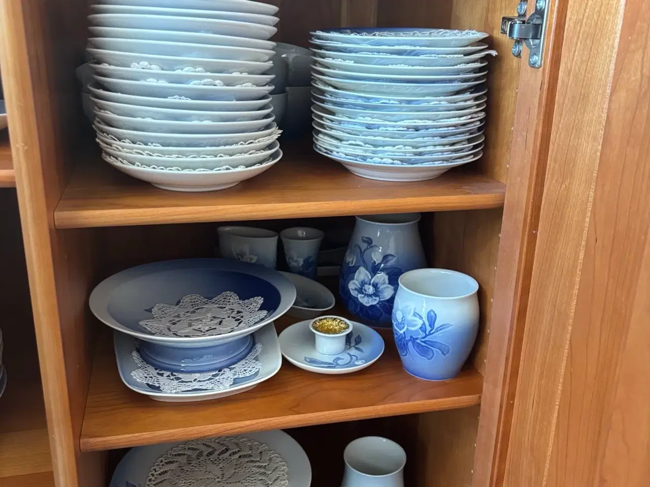 Billede 1 - Julerose, Kaffestel Sælges.