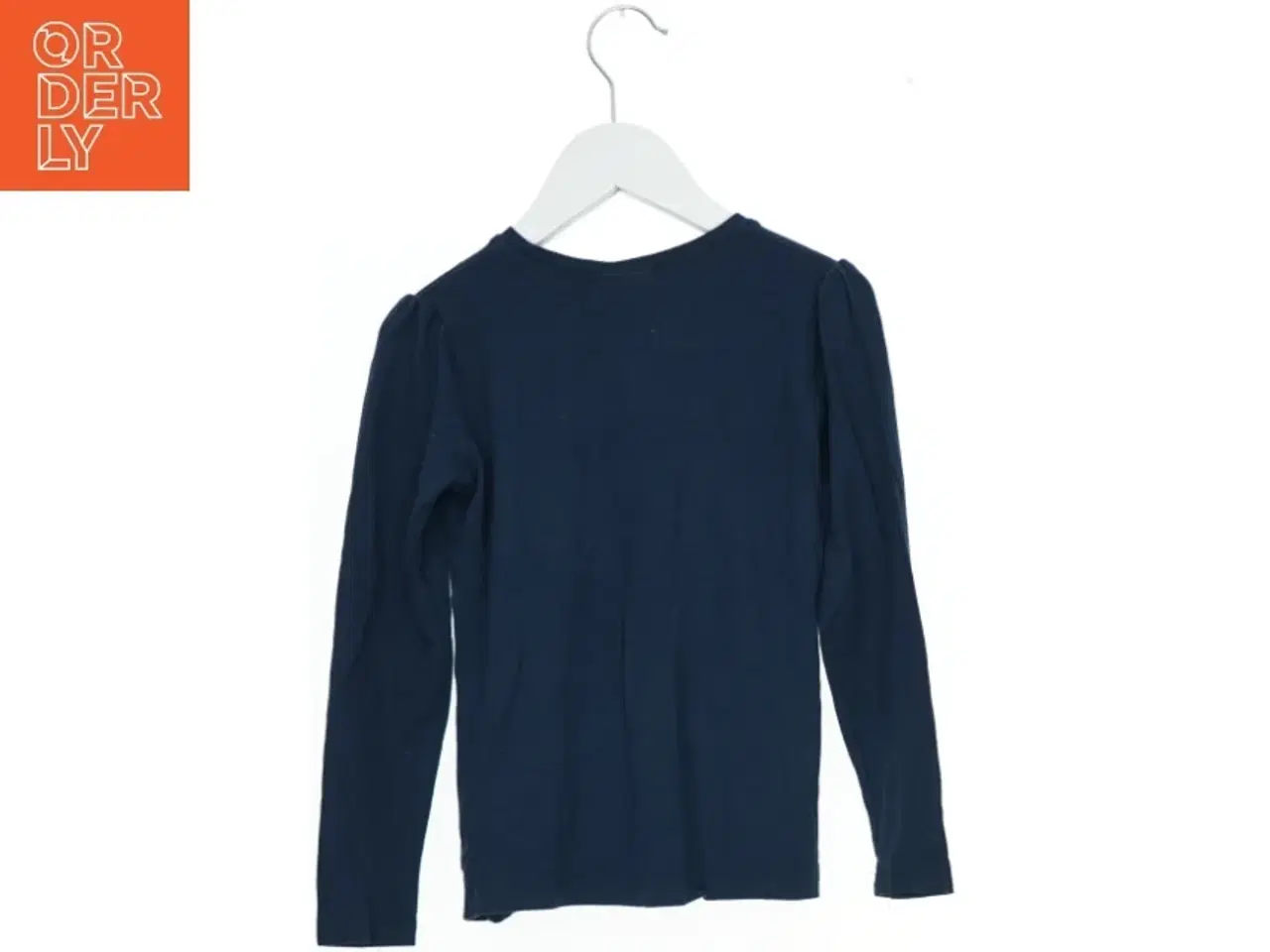 Billede 2 - Langærmet bluse med sommerfugleprint fra Pomp de Lux (str. 110)