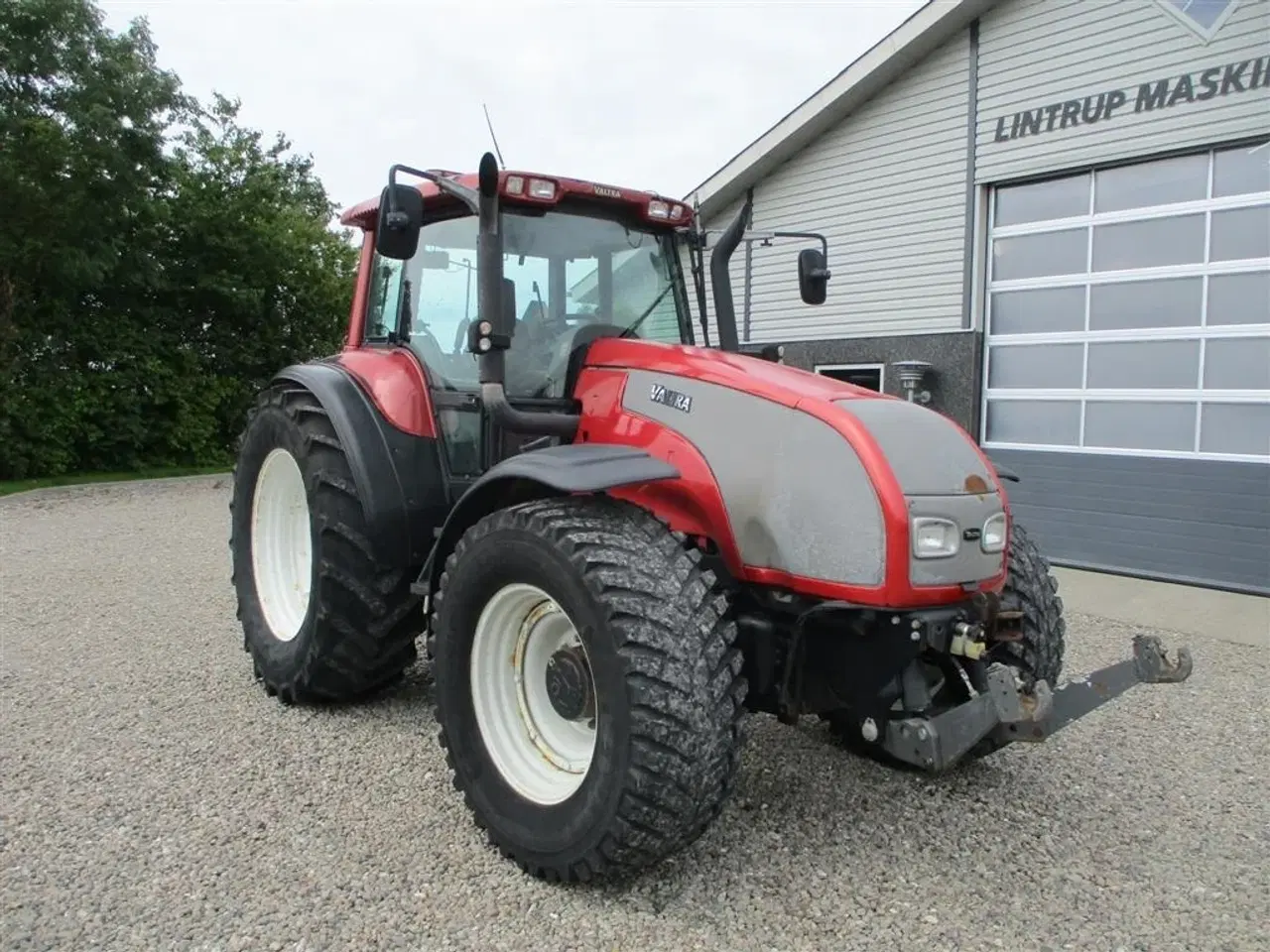 Billede 17 - Valtra T190 Med frontlift og affjedret foraksel