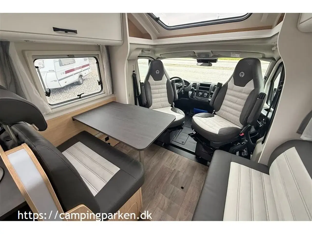 Billede 4 - 2026 - SunLight T 67 Adventure   Sunlights populære model med enkeltsenge, Adaptiv fartpilot, Nordic pakke og automatgear