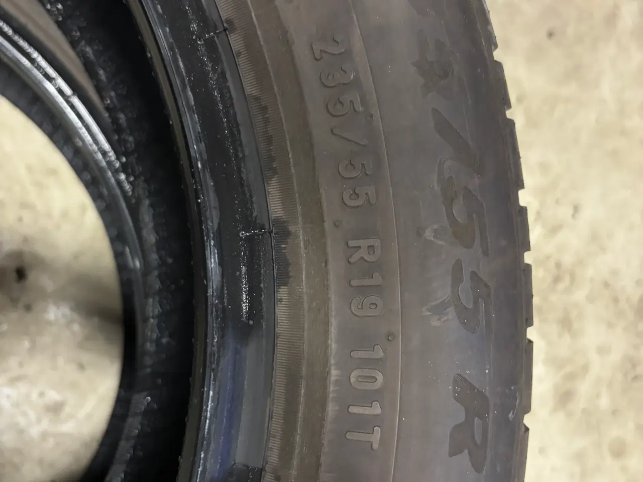 Billede 4 - Pirelli sommerdæk 235/55r19