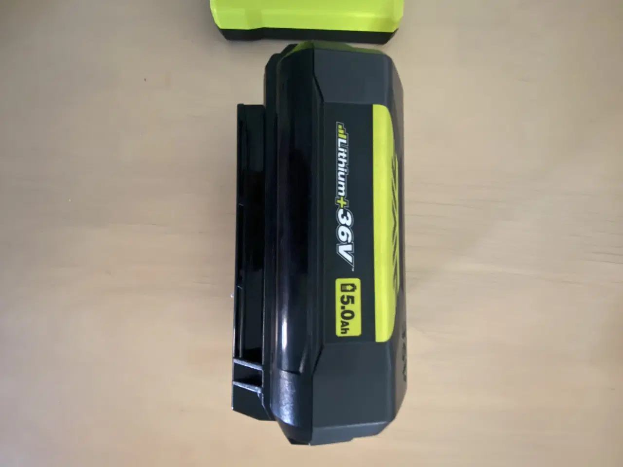 Billede 3 - Royobi batteri og oplader