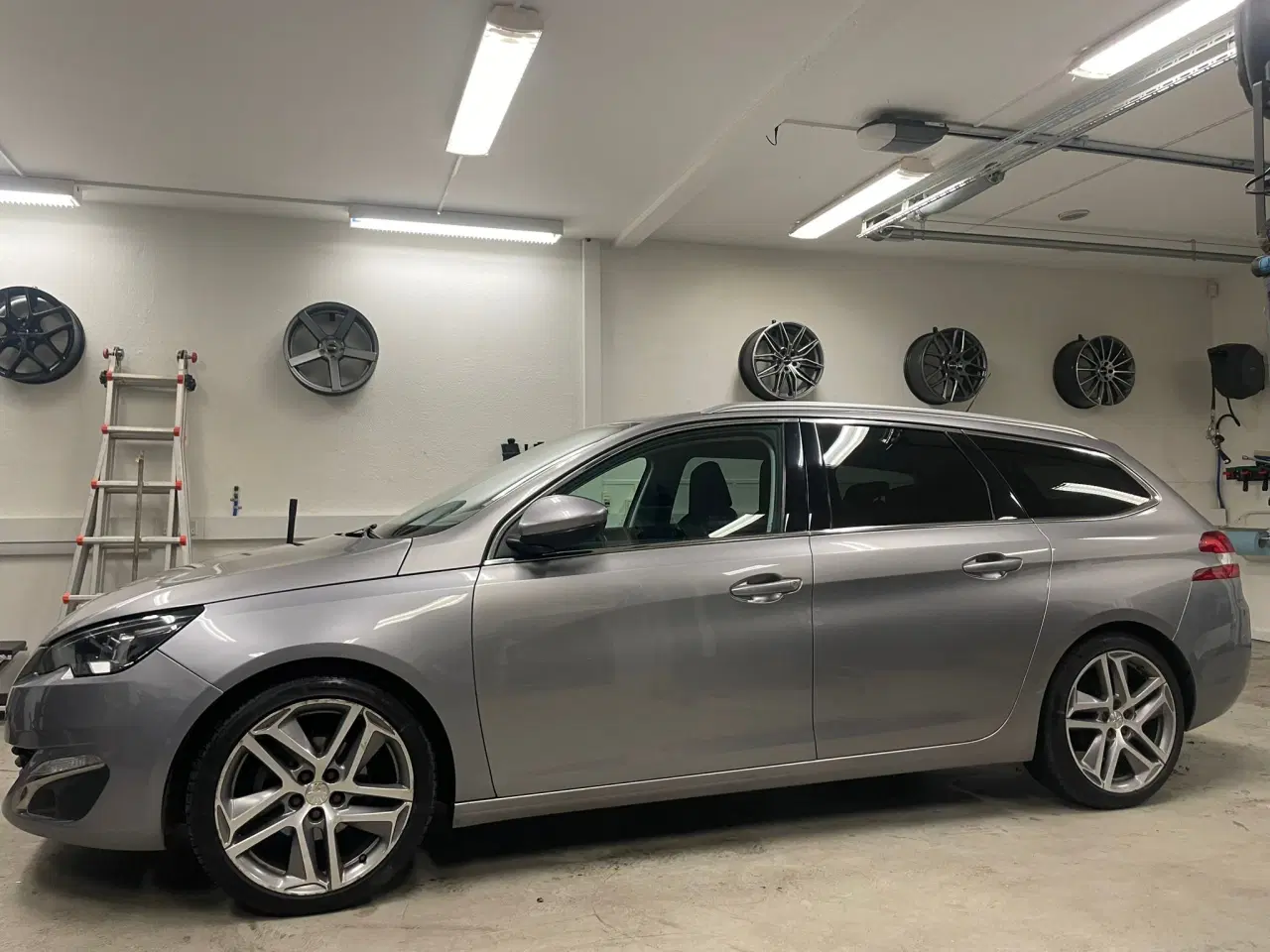 Billede 3 - Peugeot 308 1.2 PureTech – 2015 – 1 ejer