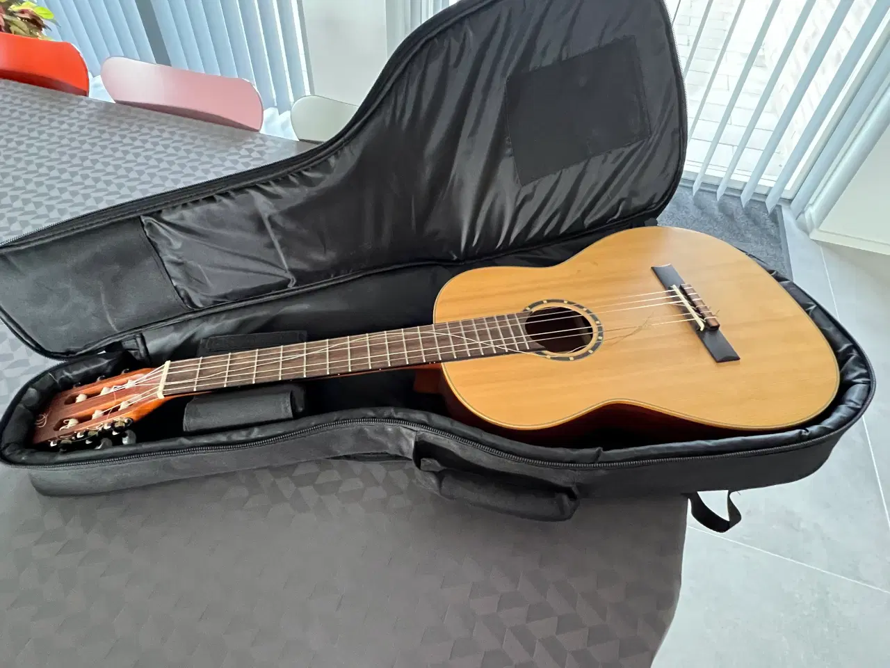 Billede 3 - Ortega R121 Akustisk guitar inkl. taske